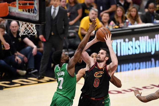 付豪29+9张镇麟19分 辽宁轻取新疆总比分1-0