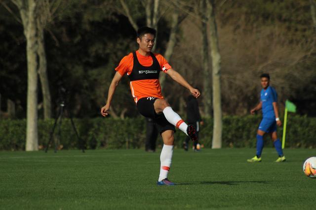 官宣：莫里斯一年合同回纽约 上赛季场均仅6分