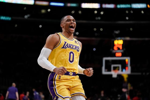 文班29分马刺险胜火箭 KD31分太阳力克独行侠